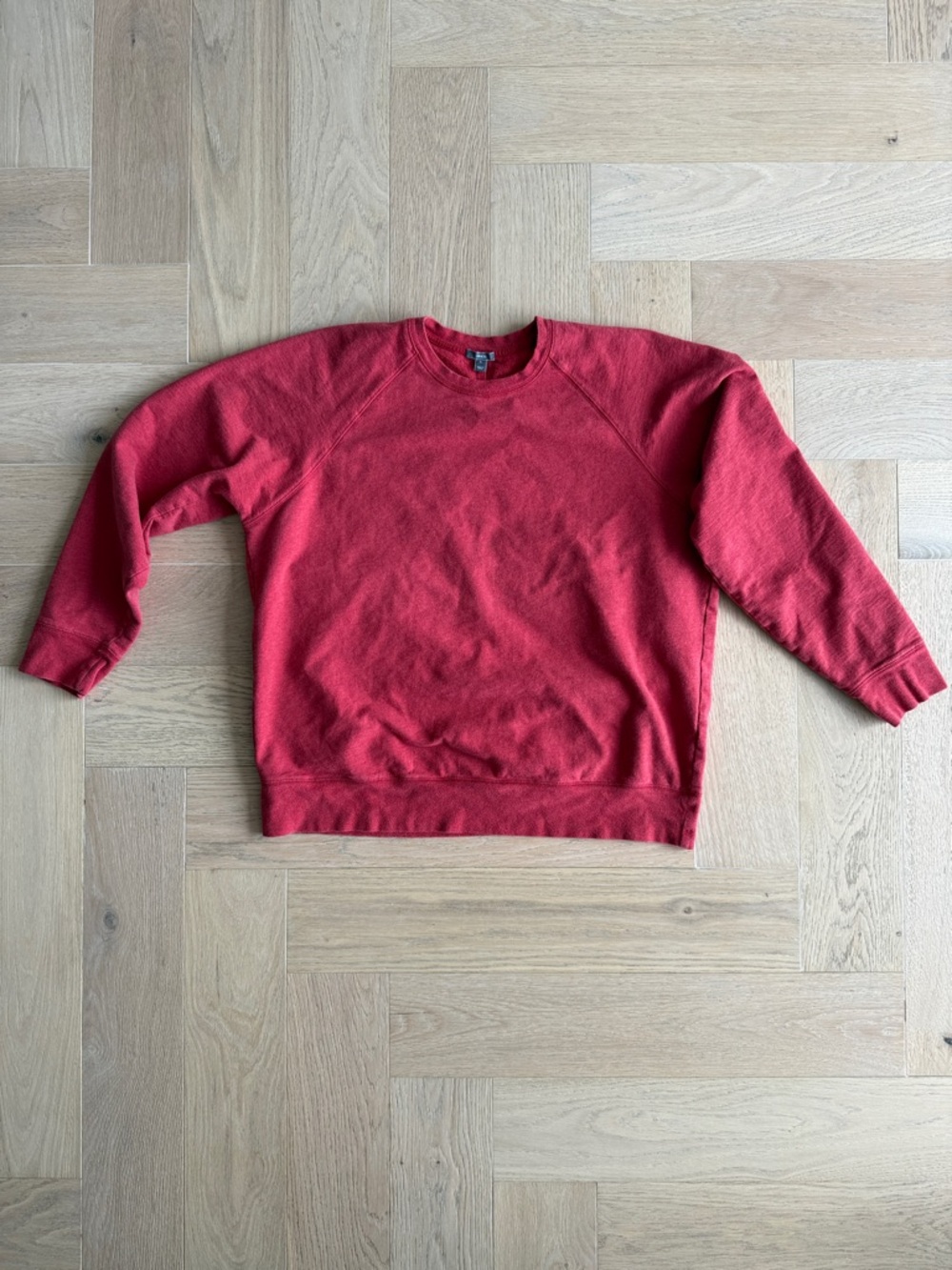 Vince Men's Red Crewneck Sweatshirt